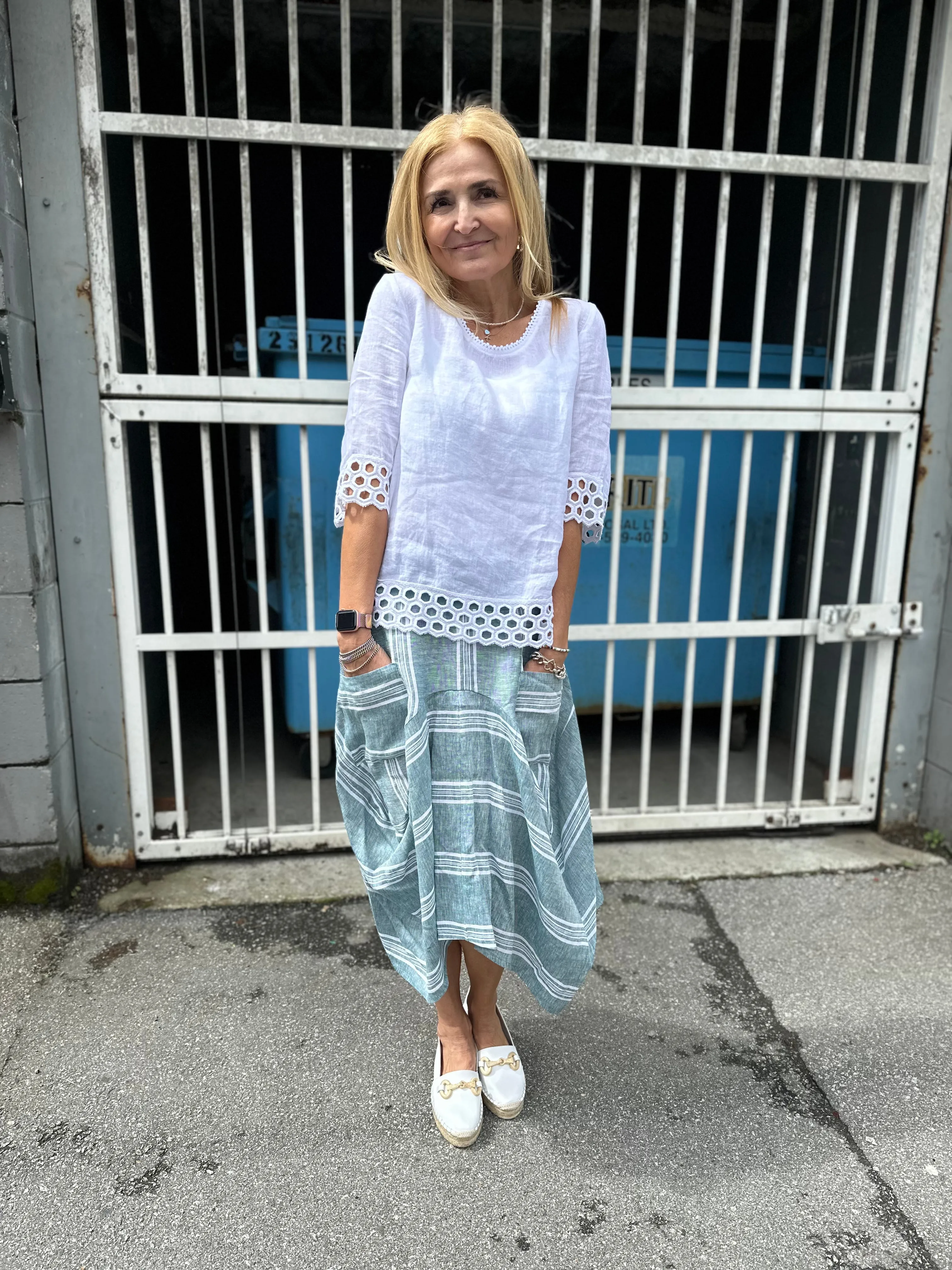 INT1145 Mediterranean/White Skirt