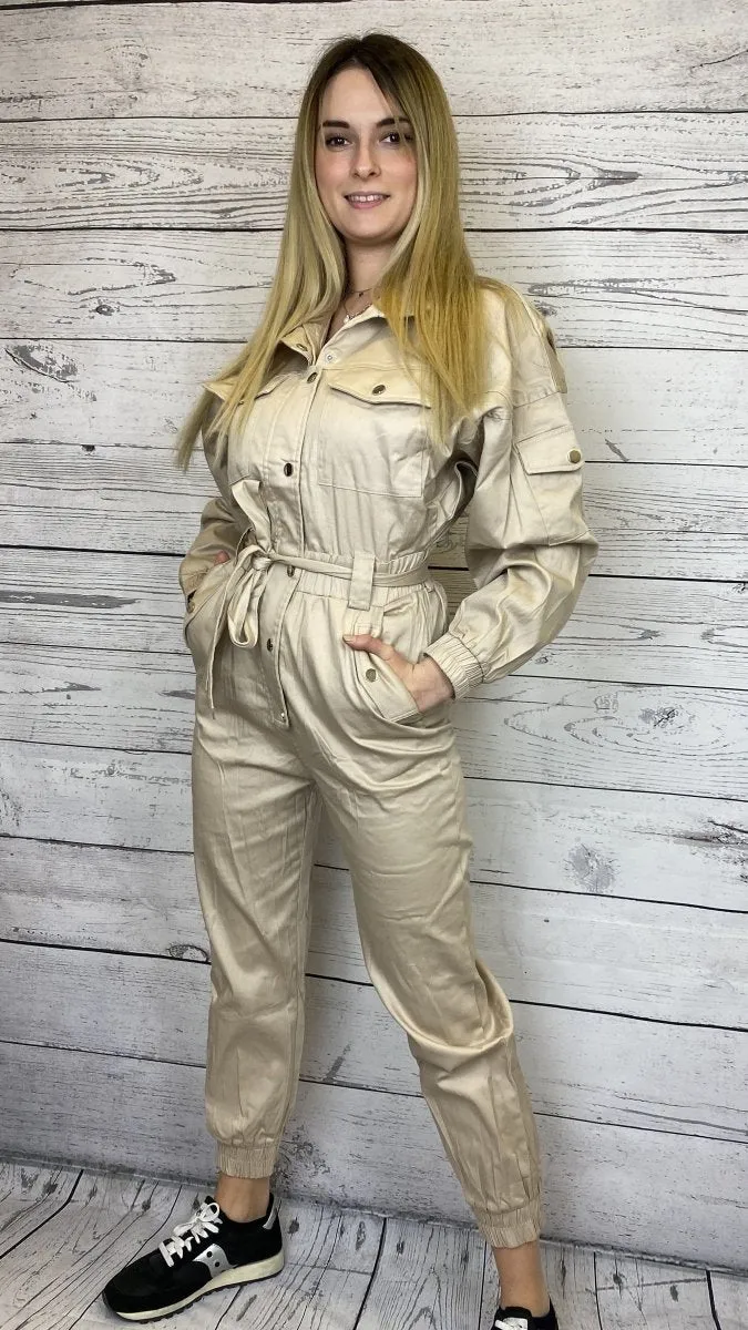 Jumpsuit beige con coulisse e bottoni argento