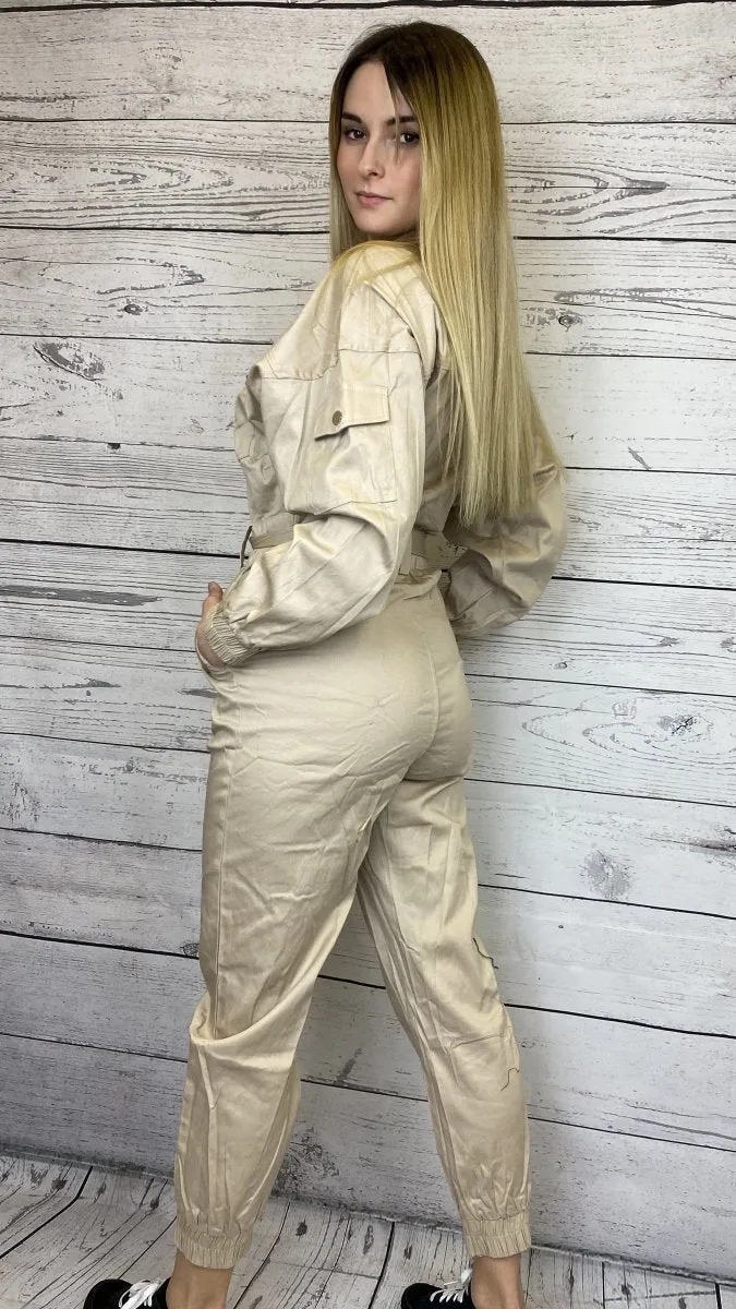 Jumpsuit beige con coulisse e bottoni argento