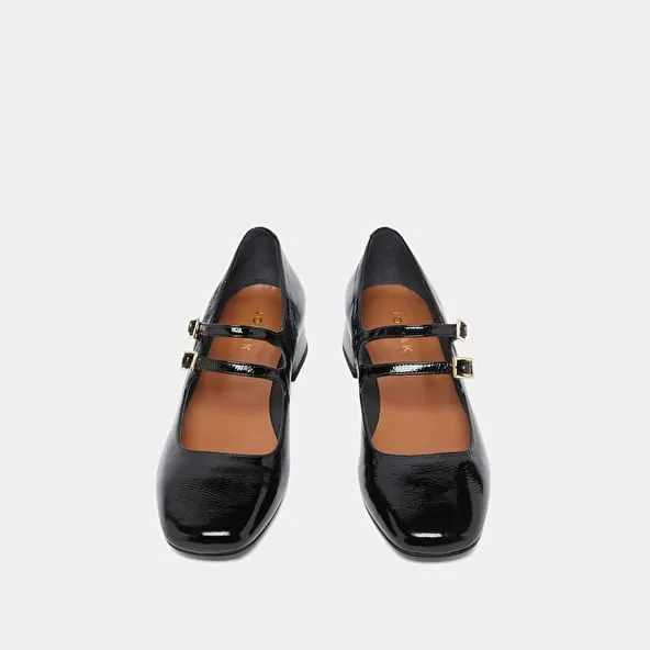 Mary Jane with double straps in black pleated patent leather